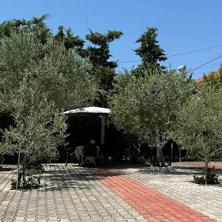 Guesthouse *
